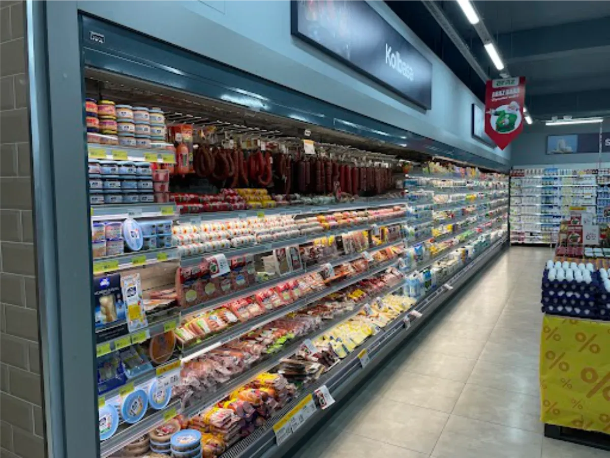 Kolbasa vitrini